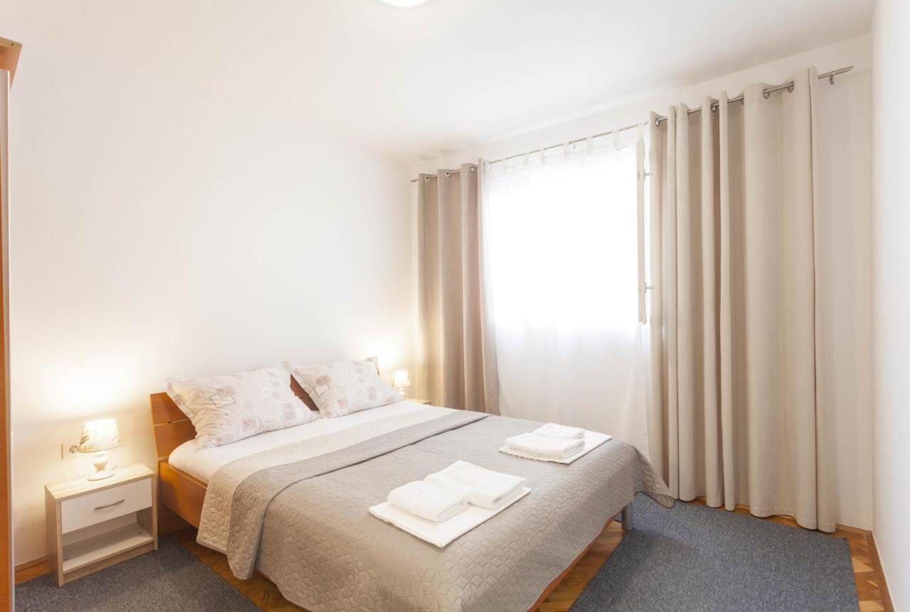 Apartments Maras Makarska Oda fotoğraf