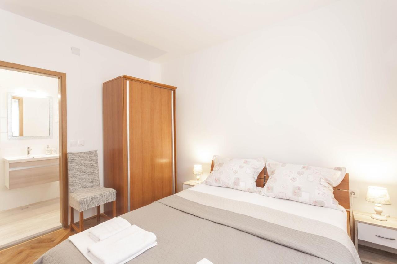 Apartments Maras Makarska Oda fotoğraf
