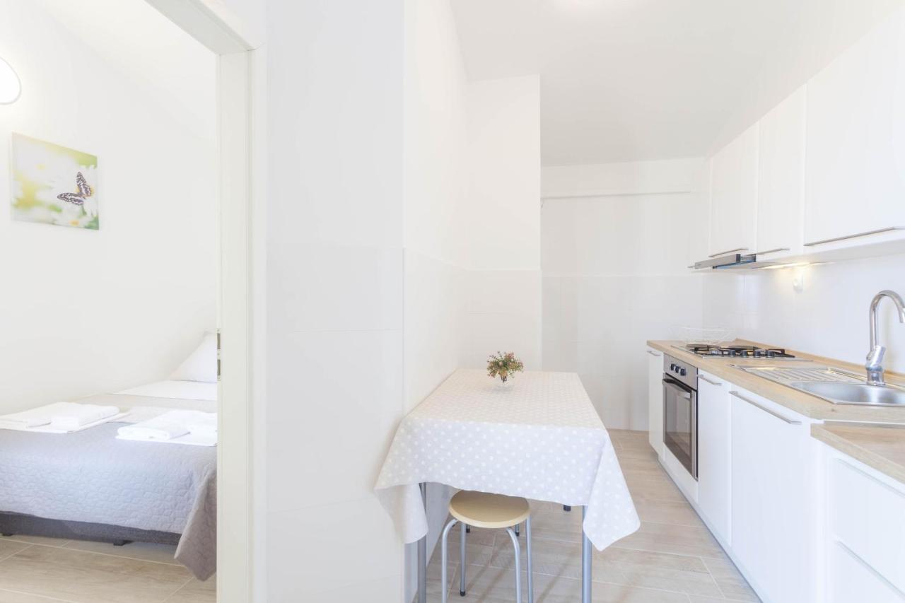 Apartments Maras Makarska Oda fotoğraf